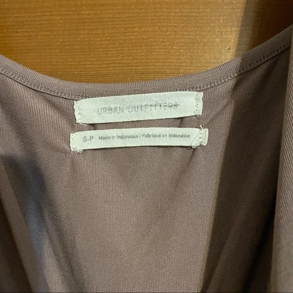 Urban Outfitters Mauve Flowy Tank - Picture 2 of 2